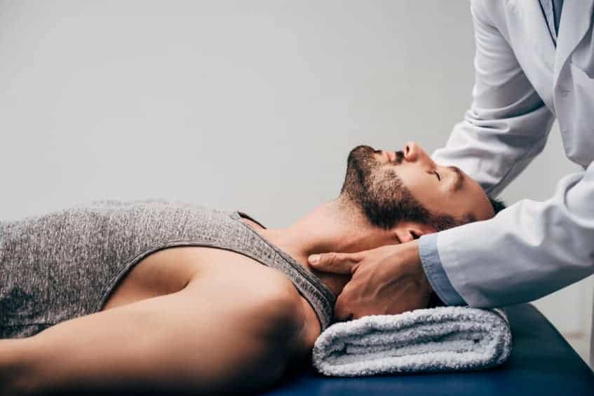 chiropractor neck massage